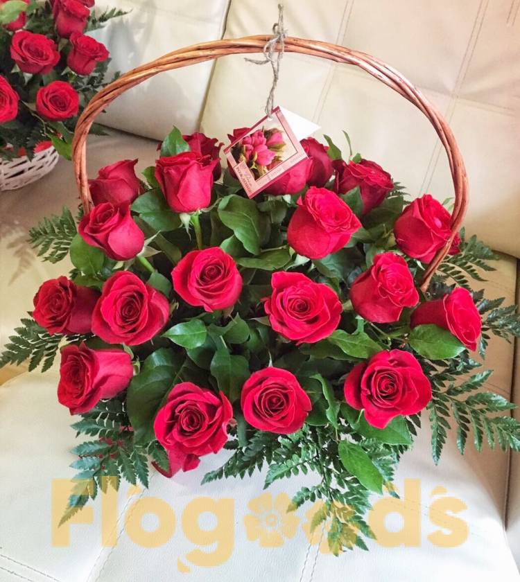 Корзина «Донна роза» за 12 612 руб.